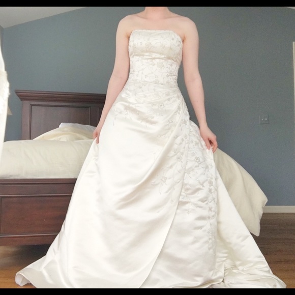 DEMETRIOS RN 98249 WEDDING DRESS - Picture 1 of 11